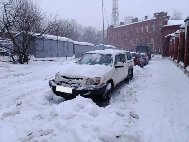 Mazda BT-50 2008 года, 2.5 дизель, полный привод, механика - Минивэны в Санкт-Петербург