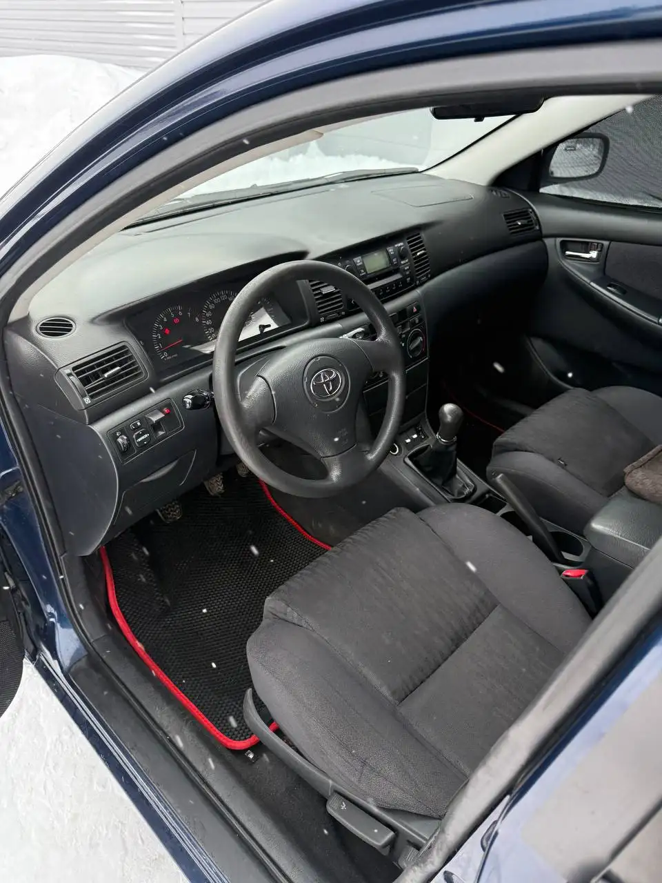 Автомобиль 2003 года, 1.6 механика, мотор после капиталки - Авто в Сургут