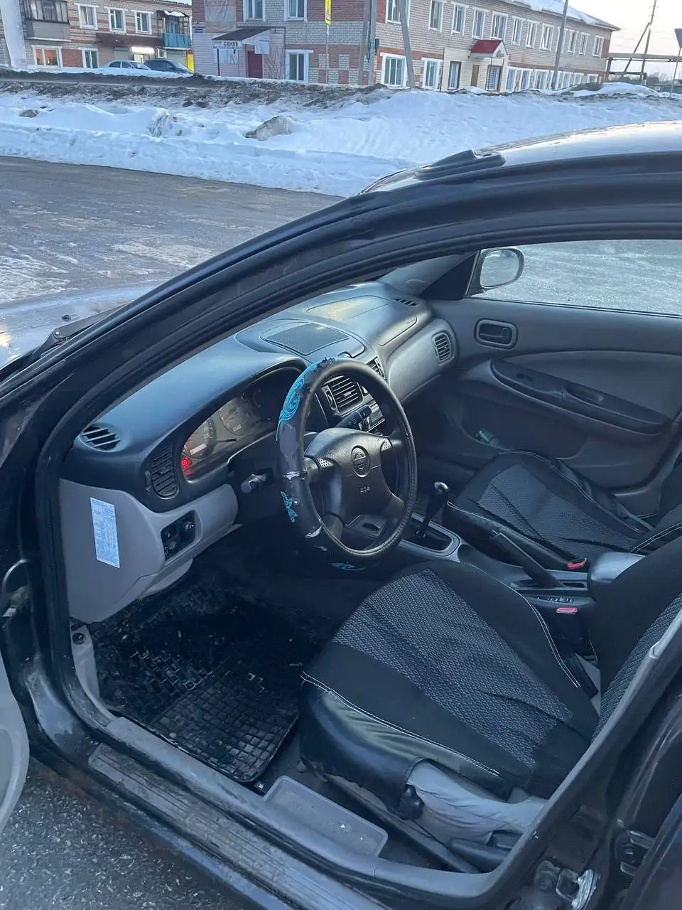 Автомобиль 2001 года на ходу с документами - Легковые автомобили (Авто) в Тюмень