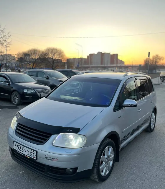 Volkswagen Touran 2.0 2004г. DSG TDI на полном ходу - Услуги по авто в Тюмень