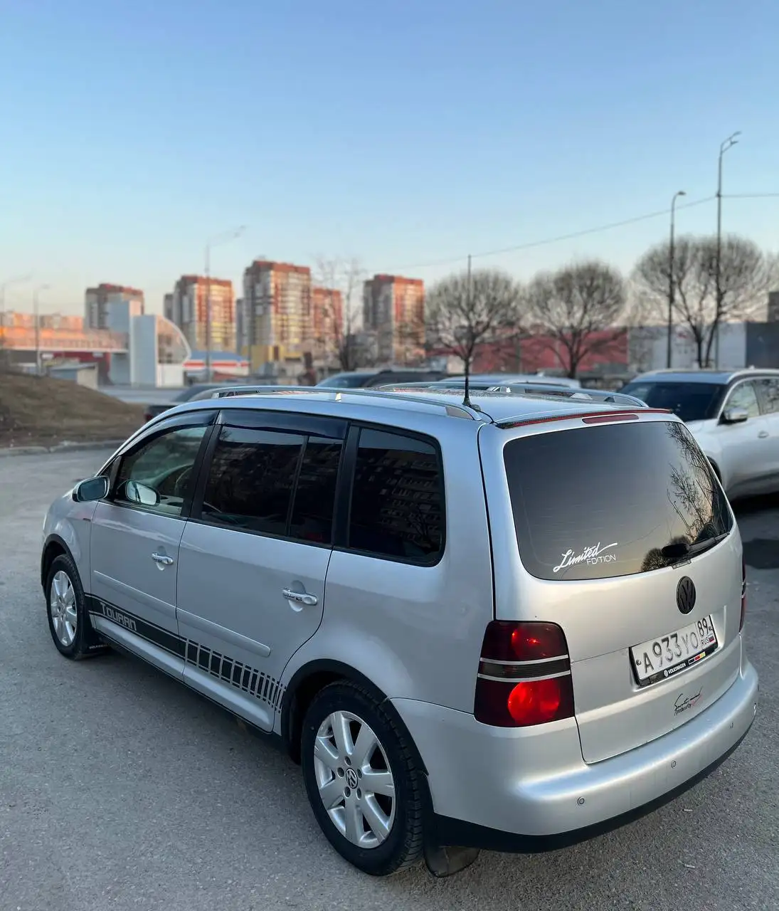 Volkswagen Touran 2.0 2004г. DSG TDI на полном ходу - Авто в Тюмень