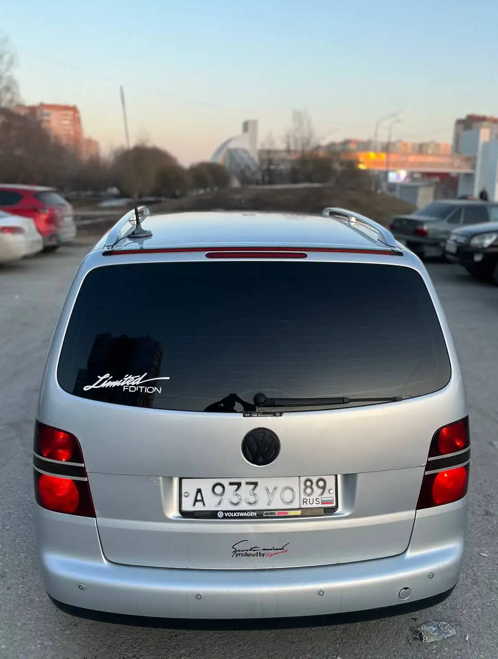 Volkswagen Touran 2.0 2004г. DSG TDI на полном ходу - Авто в Тюмень