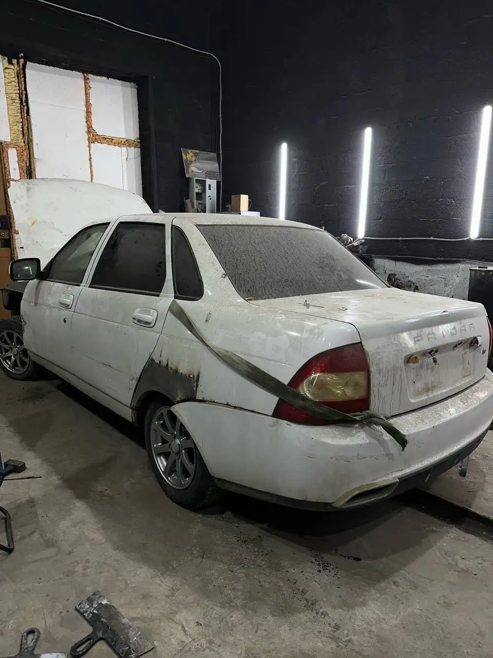 Продажа автомобиля Lada Priora 2011 года на запчасти - Запчасти (Авто) в Тюмень