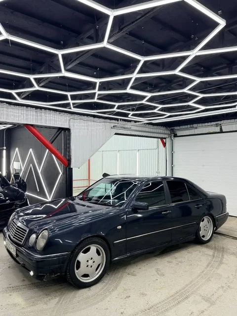 Mercedes W210 1997 с двигателем 5.0, полным рестайлингом и ГБО - частное объявление в Нижневартовск