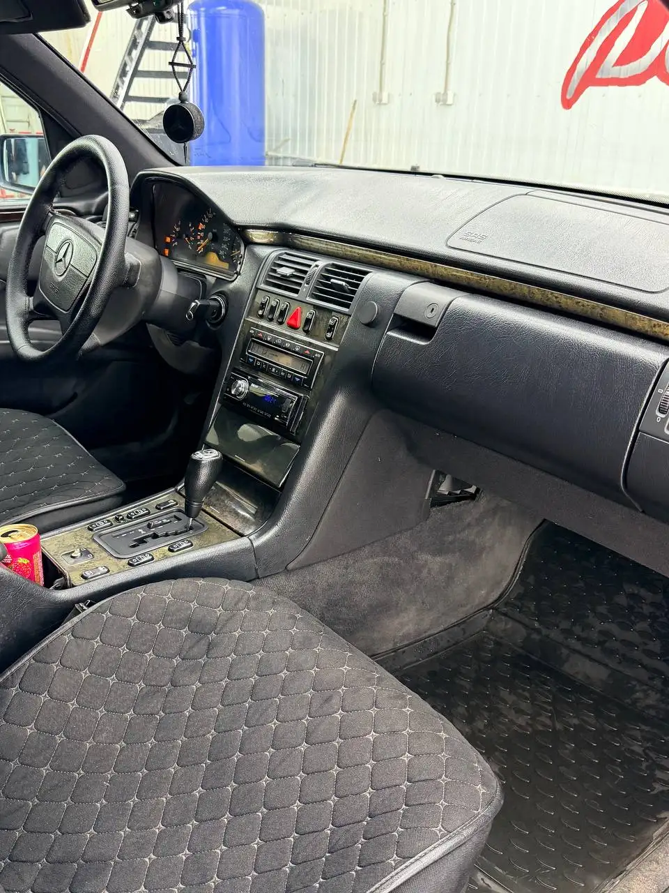 Mercedes W210 1997 с двигателем 5.0, полным рестайлингом и ГБО - Авто в Нижневартовск