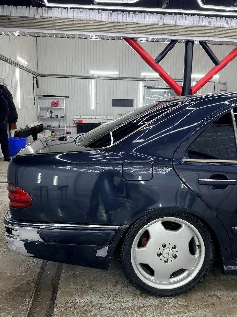 Mercedes W210 1997 с двигателем 5.0, полным рестайлингом и ГБО - Авто в Нижневартовск