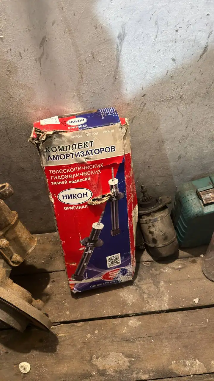 Продажа автозапчастей: подиумы, бар, стойки, фары - Автозапчасти (Запчасти) в Тюмень