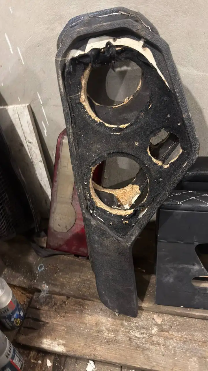 Продажа автозапчастей: подиумы, бар, стойки, фары - Автозапчасти (Запчасти) в Тюмень