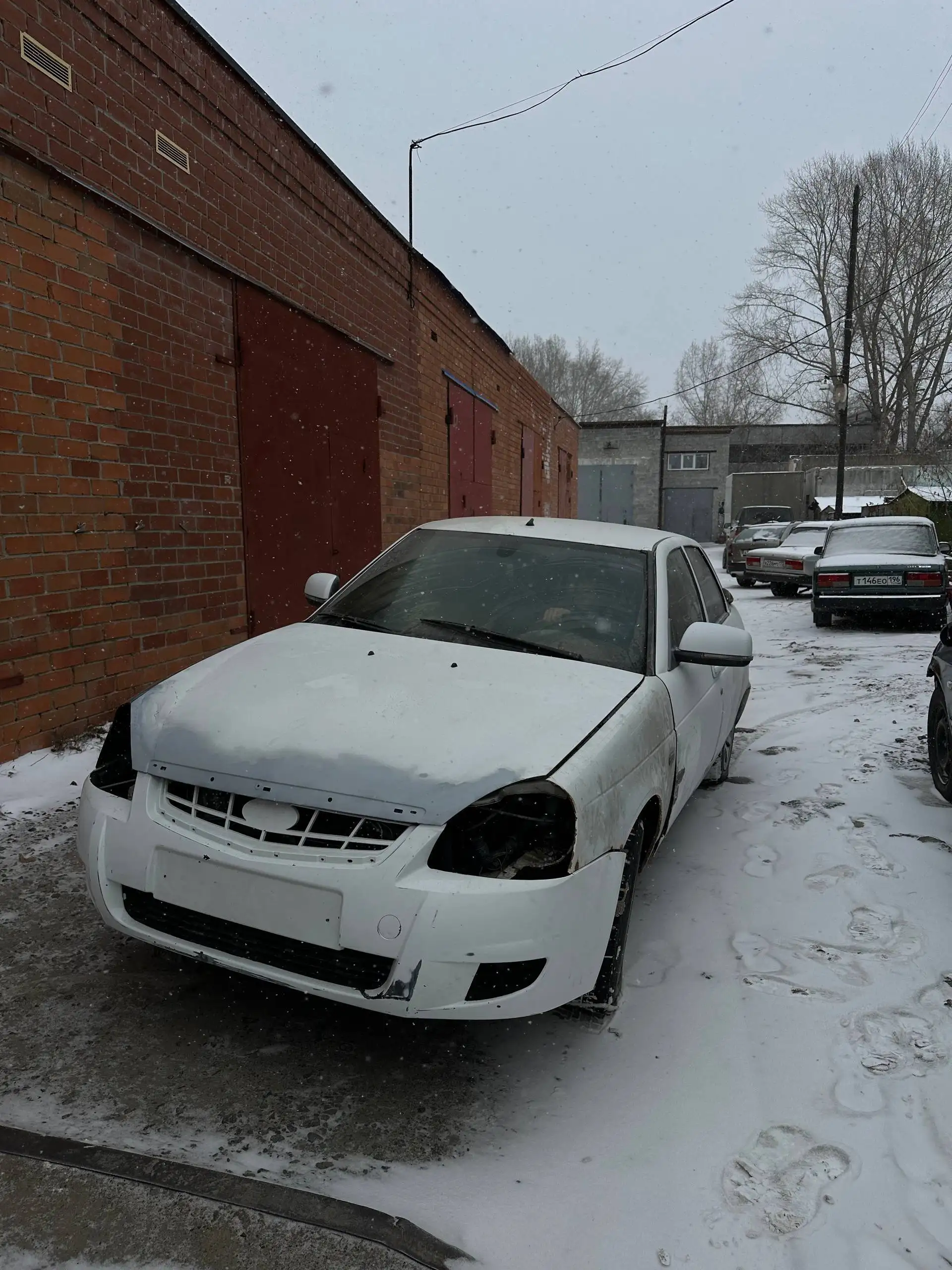 Приора разбор на запчасти - Автозапчасти (Запчасти) в Тюмень