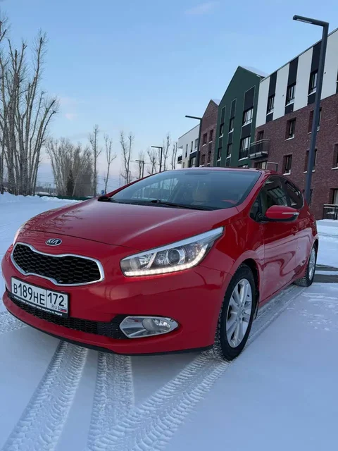 Продажа СИДа 2014 года в жирной комплектации - Легковые автомобили в Тюмень