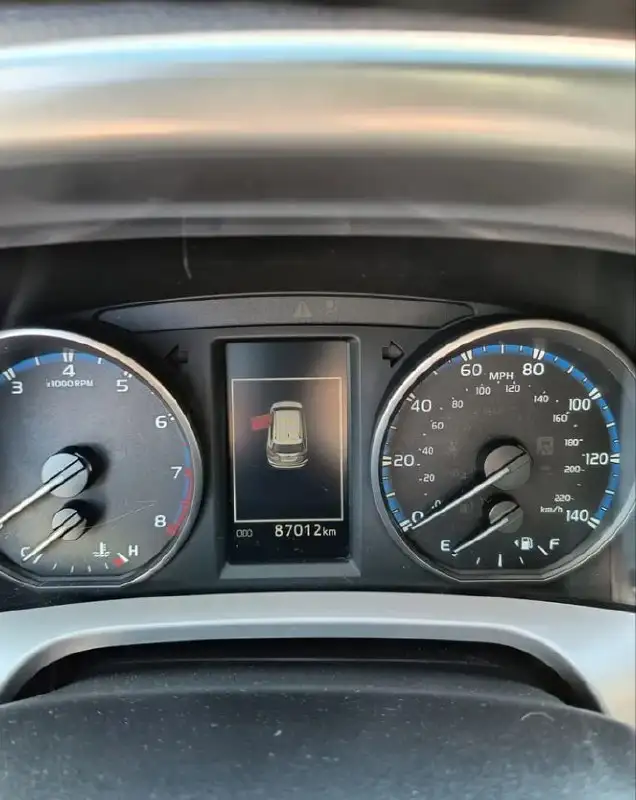 Nissan Rogue 2019 2.5 бензин передний привод 52 тыс. км - Авто в Тюмень