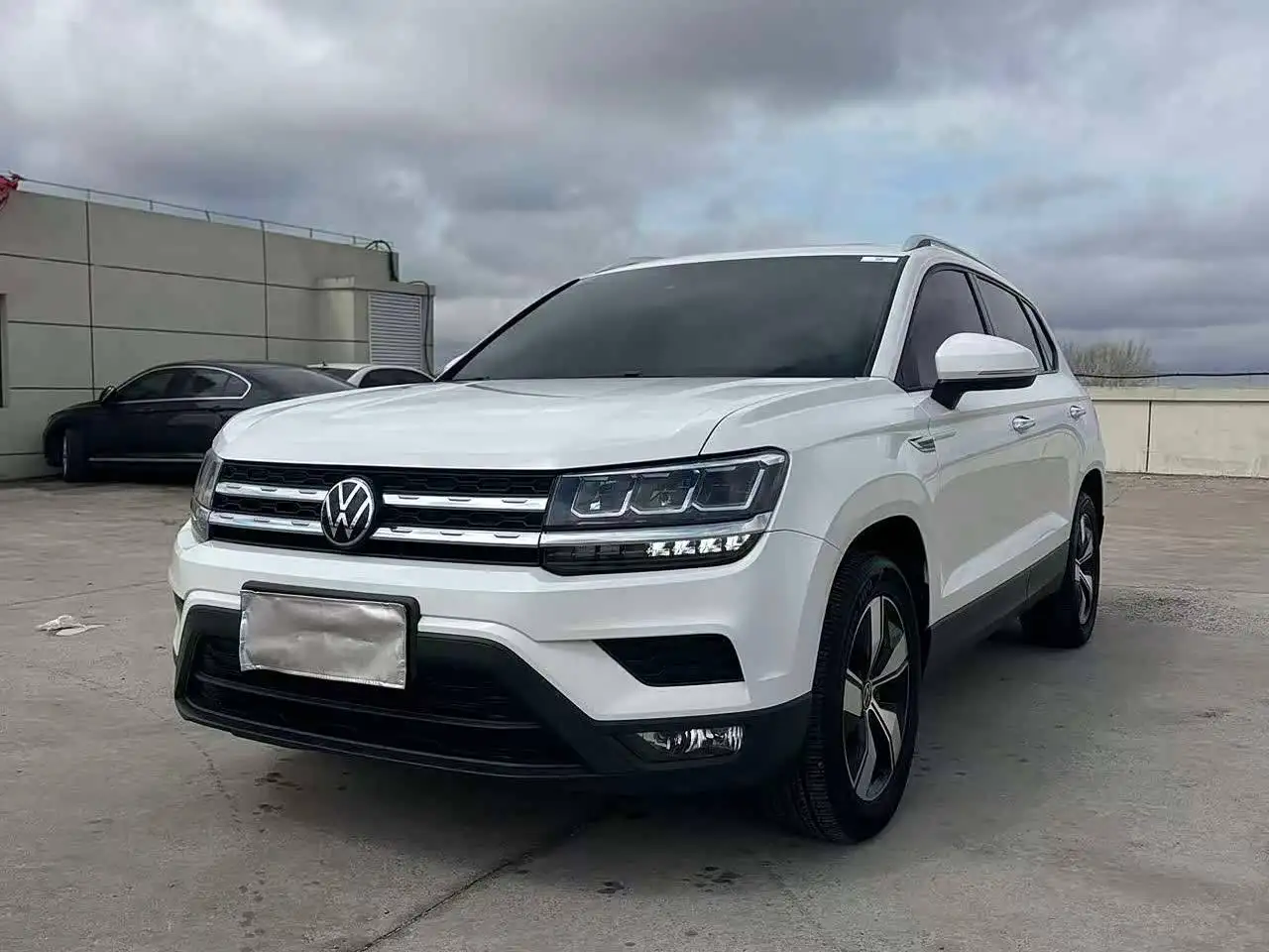 Volkswagen Tharu 2022 года выпуска с пробегом 50000 км - Легковые автомобили (Авто) в Тюмень