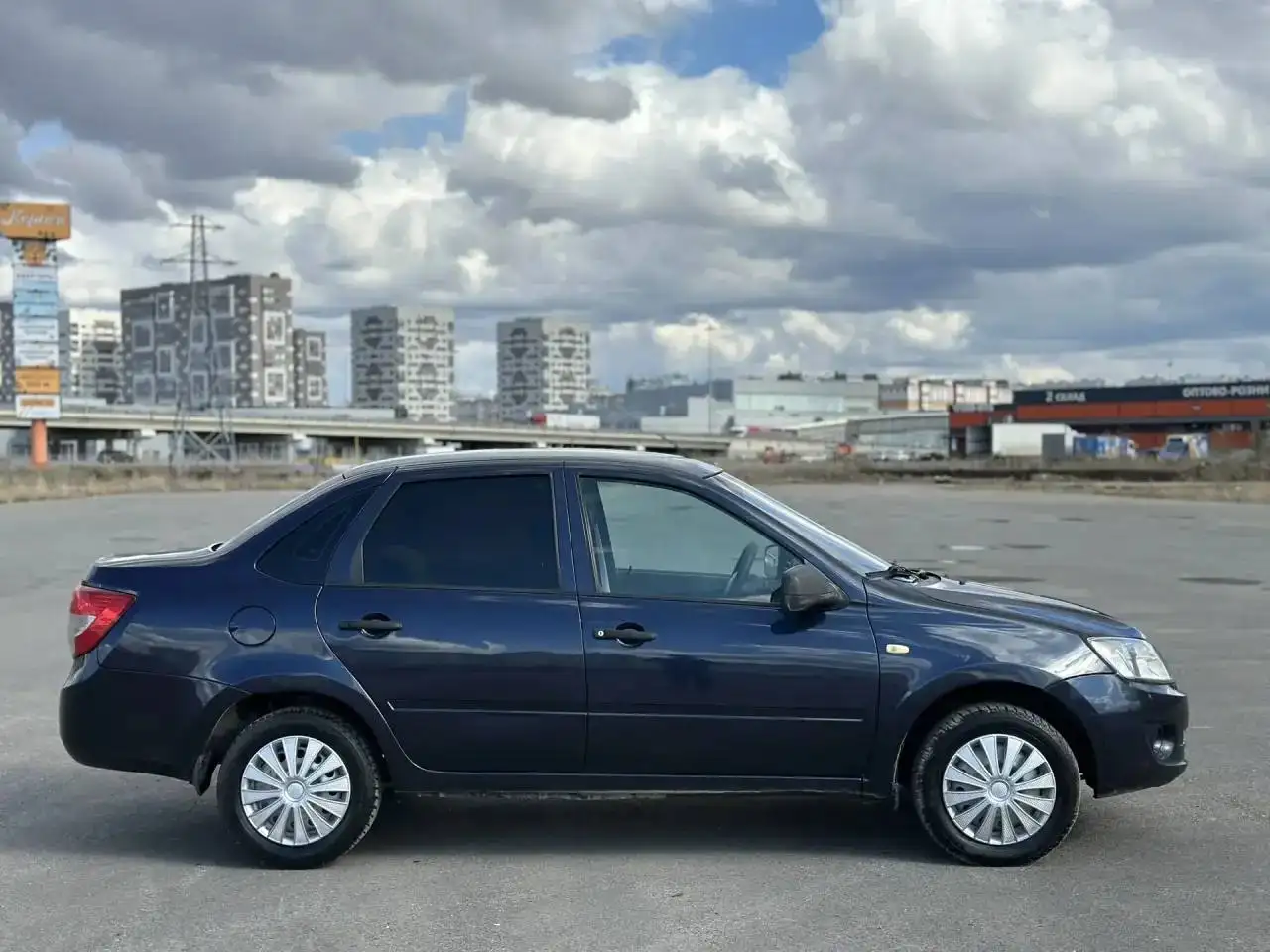 Продажа Лада Гранта 2013 года - Легковые автомобили (Авто) в Тюмень