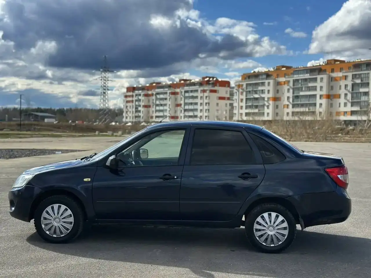 Продажа Лада Гранта 2013 года - Легковые автомобили (Авто) в Тюмень