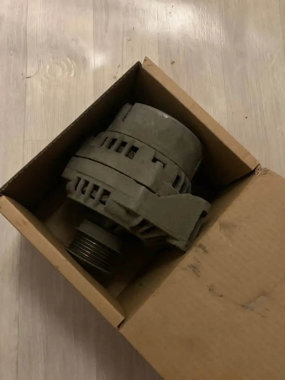 Аккумулятор 100Ач рабочий снят с машины - Запчасти (Авто) в Тюмень