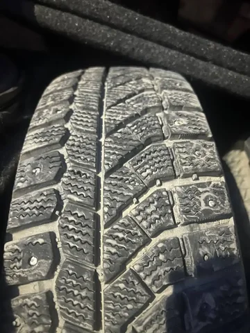 Продам комплект зимней резины Виати 14/175/65 - Внедорожники в Тюмень