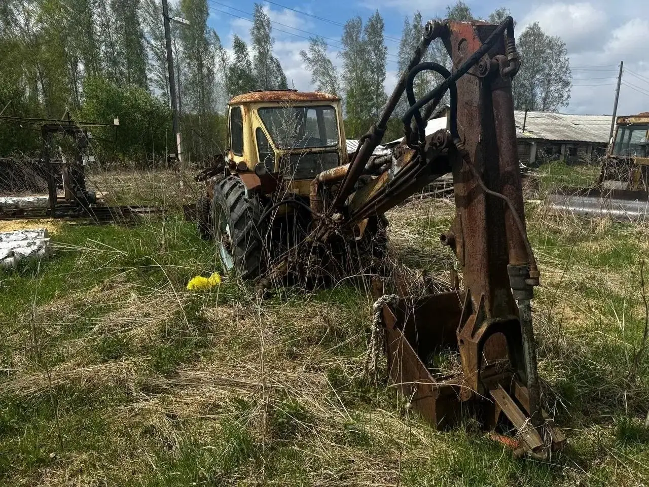 Продажа техники СРОЧНО - Спецтехника (Авто) в Тюмень