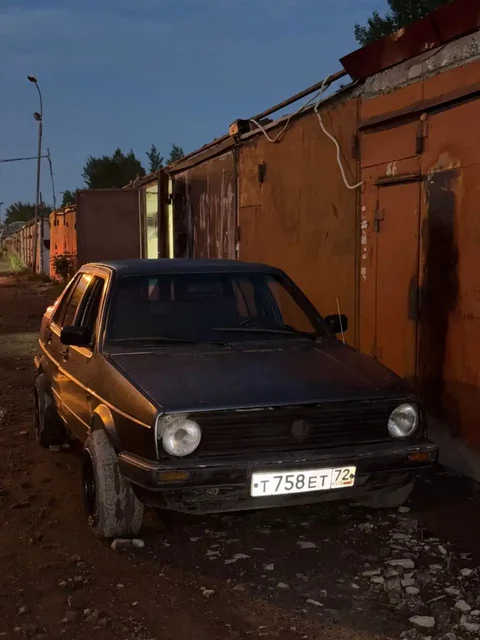 Volkswagen Jetta MK2 1.8 - Эвакуаторы в Тюмень