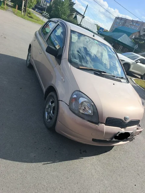 Тойота Виц 2000 года - Легковые автомобили в Тюмень