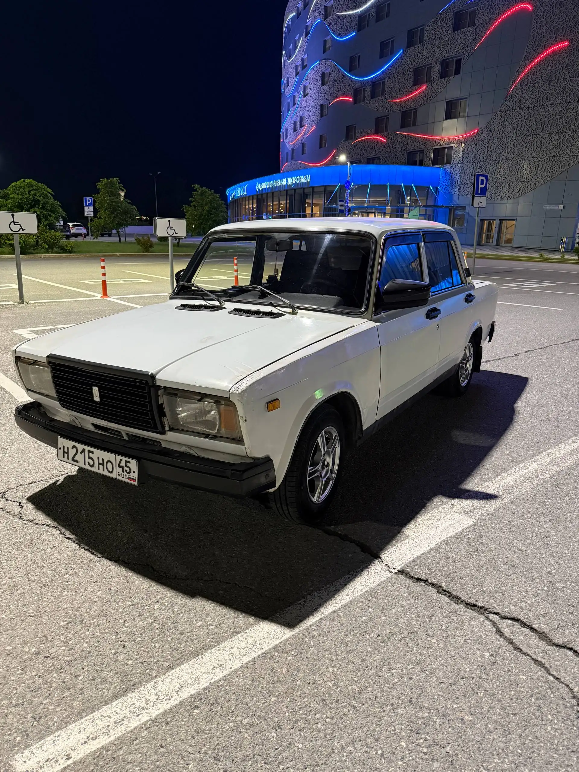 ВАЗ 2107 в хорошем состоянии с зимней резиной и фаркопом - Легковые автомобили (Авто) в Тюмень
