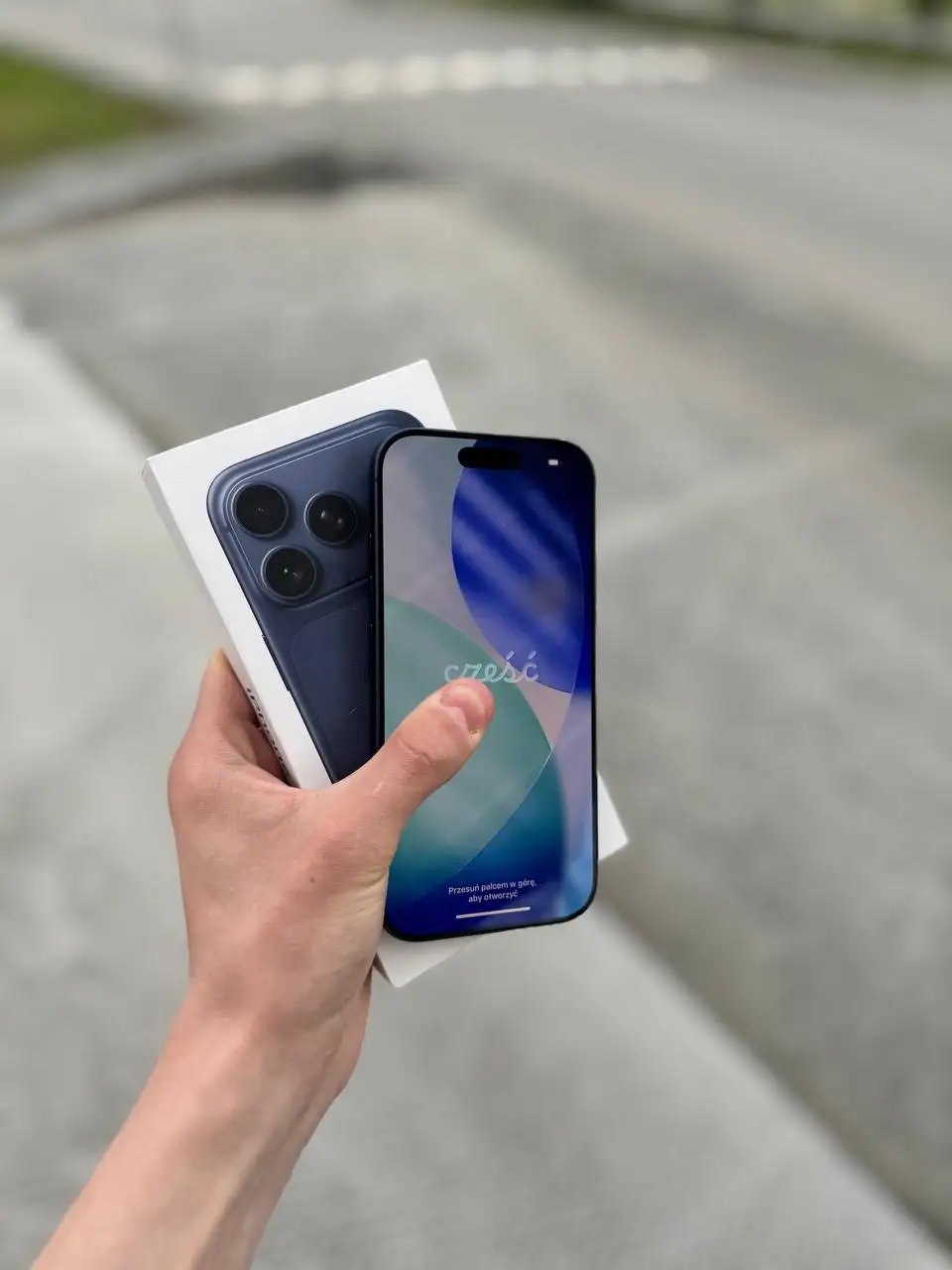 Продажа iPhone 15 Pro Max и iPhone 17 Pro - Смартфоны (Электроника) в Тюмень
