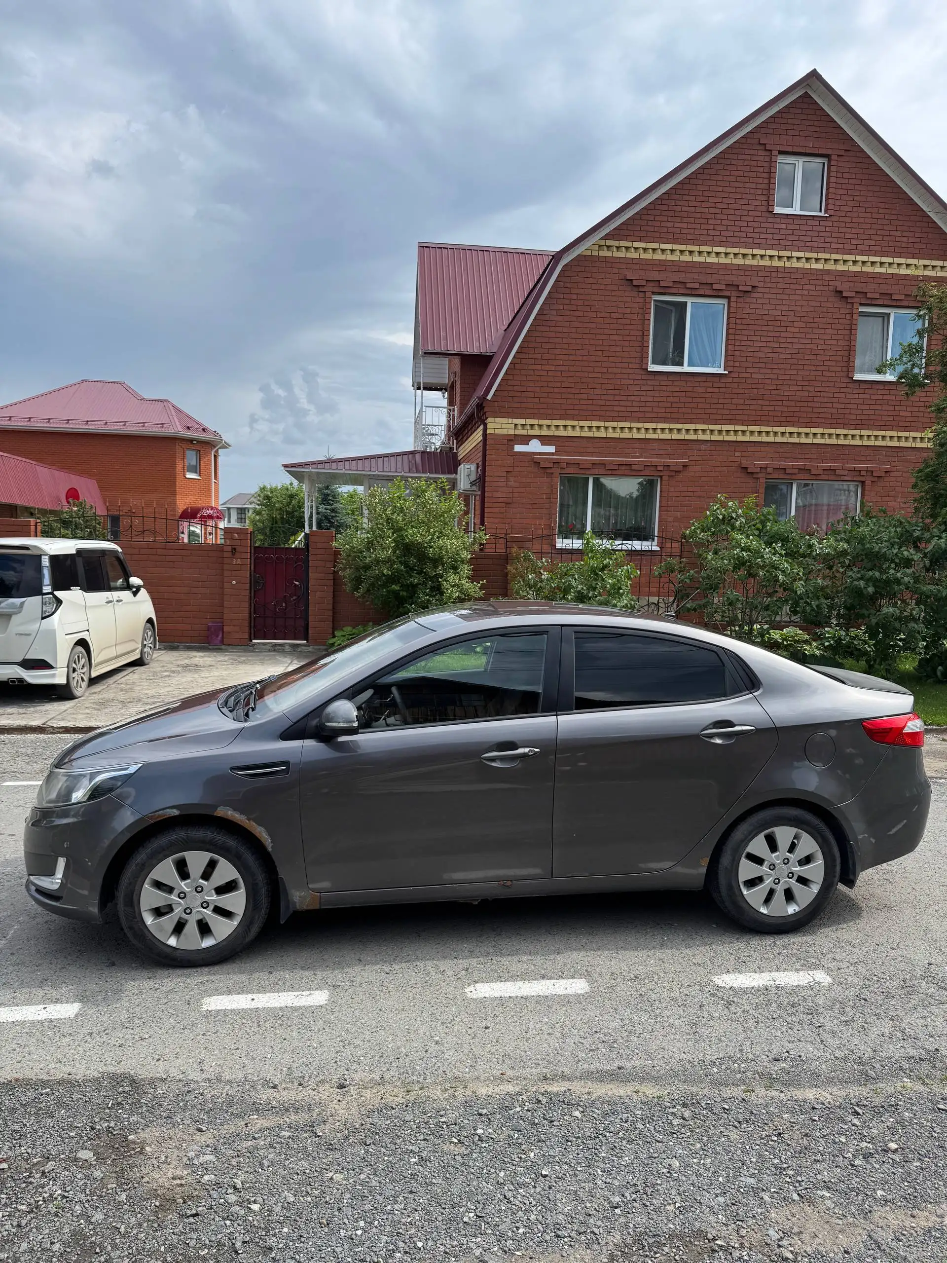 Kia Rio 3 поколения 2011 года в Тюмени - Легковые автомобили (Авто) в Тюмень