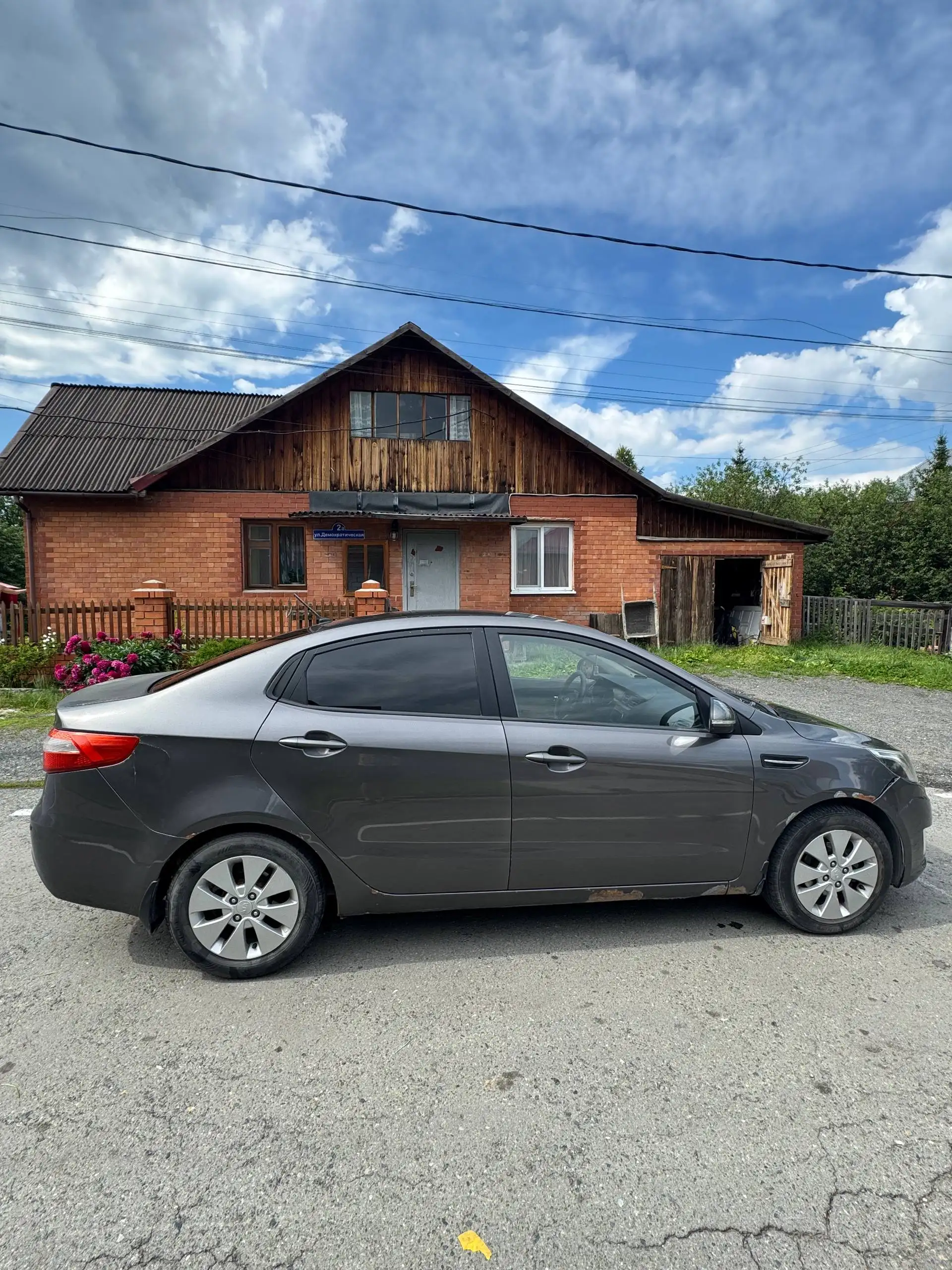 Kia Rio 3 поколения 2011 года в Тюмени - Легковые автомобили (Авто) в Тюмень