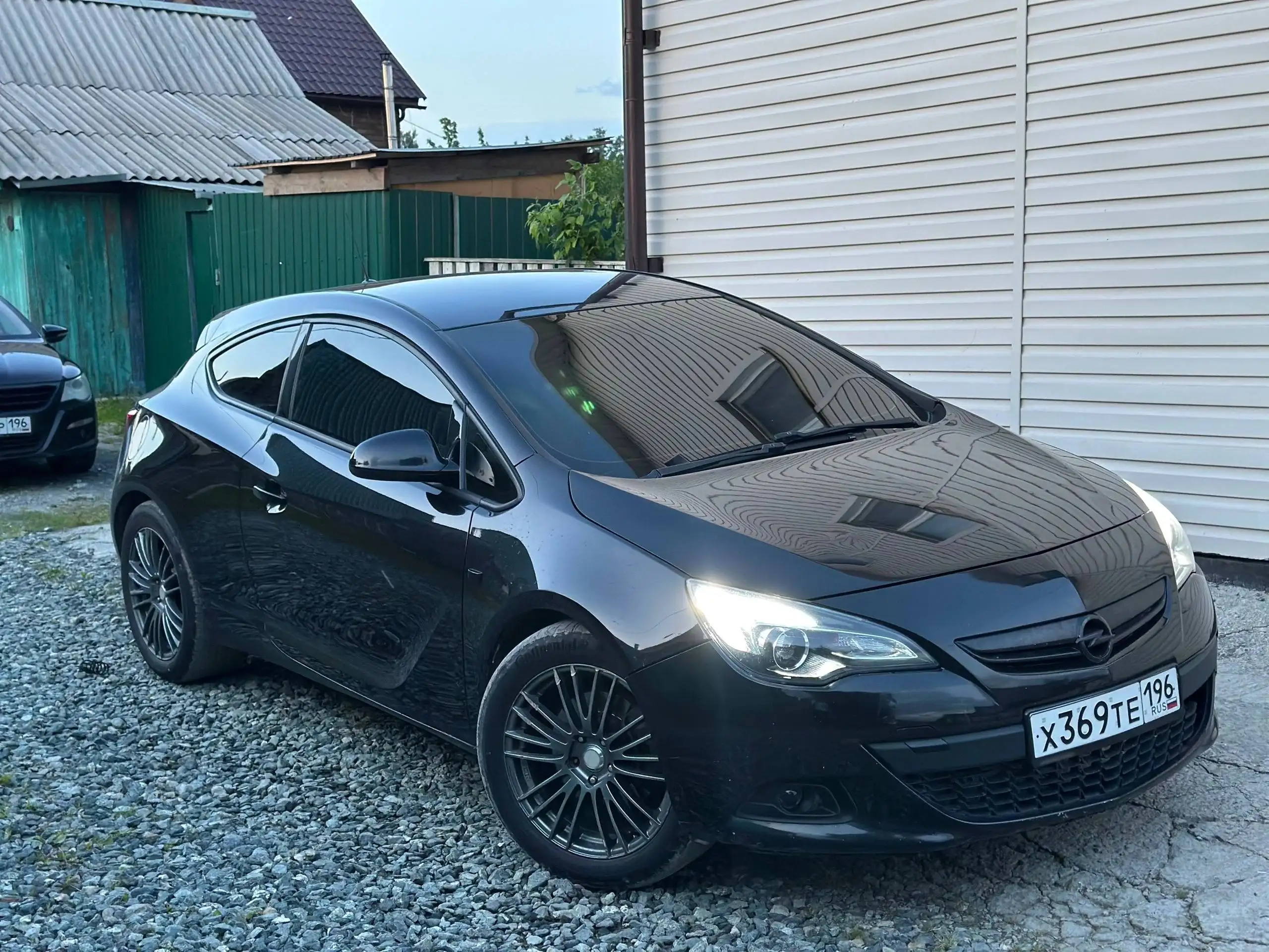 Opel Astra GTC 2013 — продажа от собственника - Легковые автомобили (Авто) в Тюмень