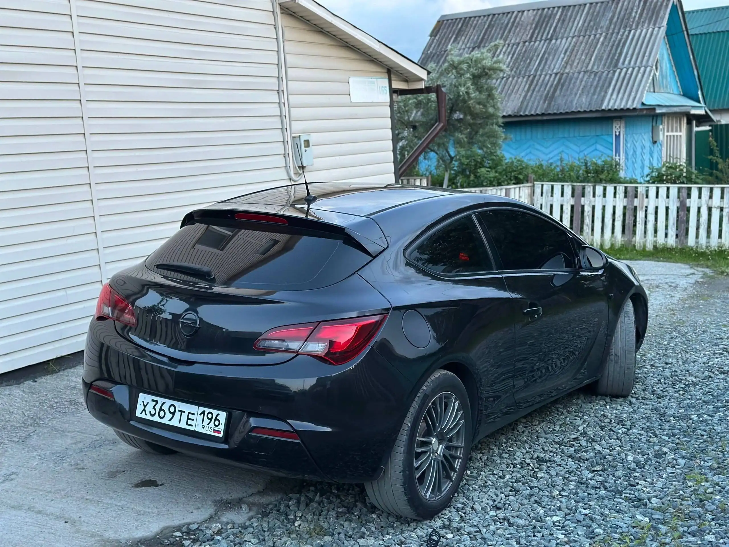 Opel Astra GTC 2013 — продажа от собственника - Легковые автомобили (Авто) в Тюмень