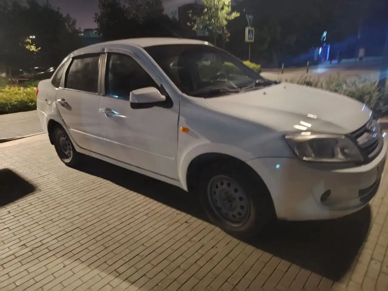 Лада Гранта 2013 - Легковые автомобили (Авто) в Тюмень