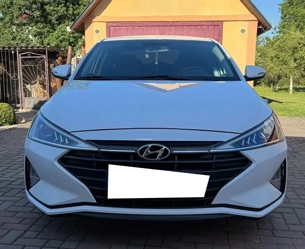 Продам Hyundai Elantra 2019 - Авто в Тюмень