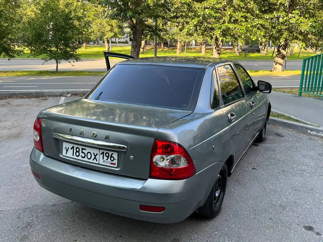 Lada Priora 2011 - Легковые автомобили (Авто) в Тюмень