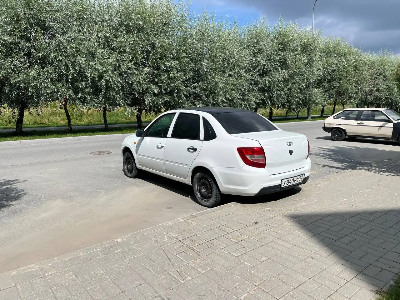 Лада Гранта 2014 с кондиционером - Легковые автомобили (Авто) в Тюмень