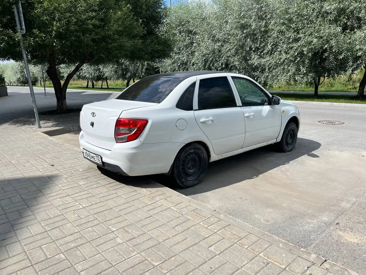 Лада Гранта 2014 с кондиционером - Легковые автомобили (Авто) в Тюмень