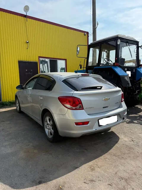Chevrolet Cruze 1.8 АКПП - Легковые автомобили в Тюмень