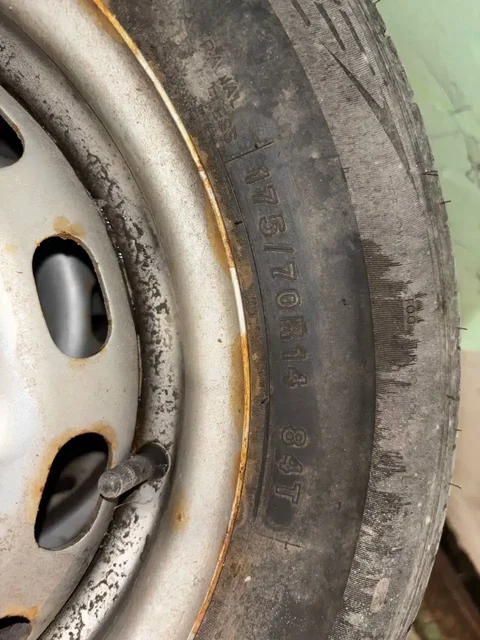 Продам колеса со штампами 175/70 R14 - Компрессоры автомобильные в Тюмень