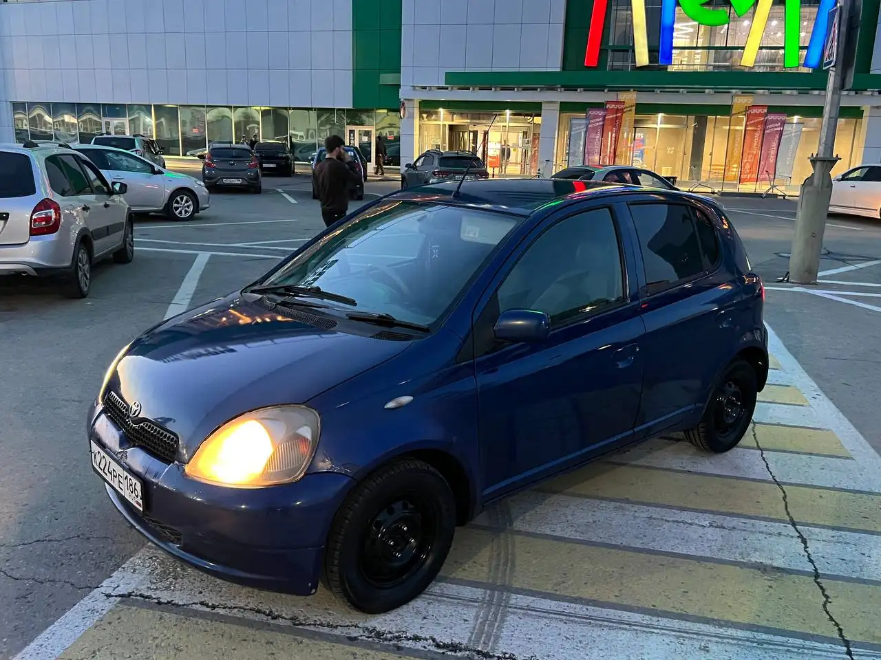 Toyota Vitz 2001 в Нижневартовске - Легковые автомобили (Авто) в Нижневартовск
