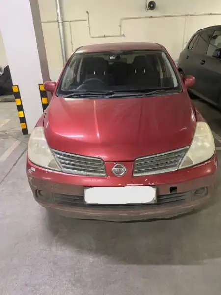Nissan Tiida 2004 года