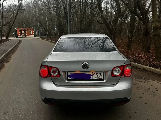 Volkswagen Jetta 2009 года с автоматом, пробег 286 тыс. км - Авто в Москва