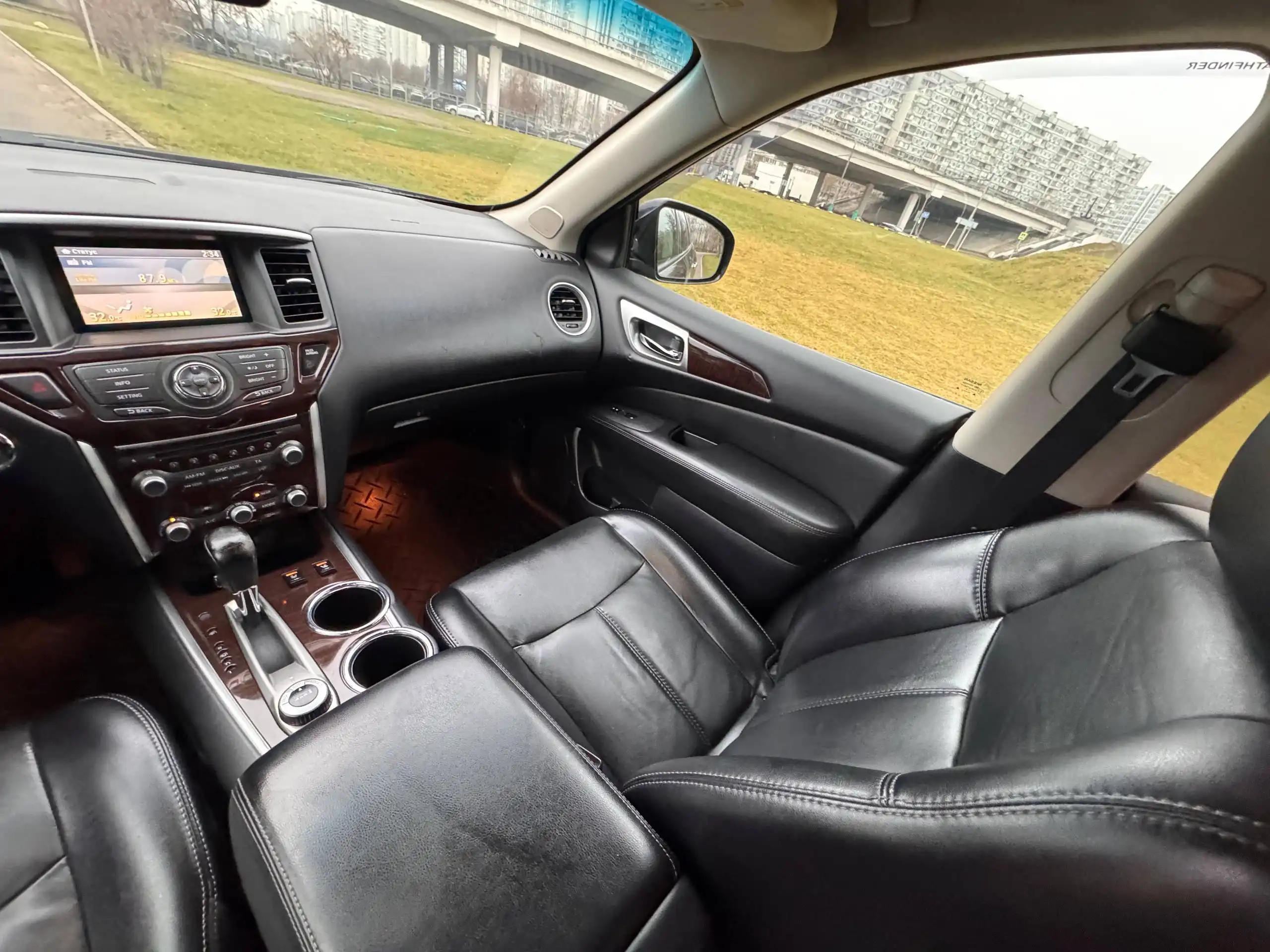 Продам Nissan Pathfinder 2015 года в идеальном состоянии