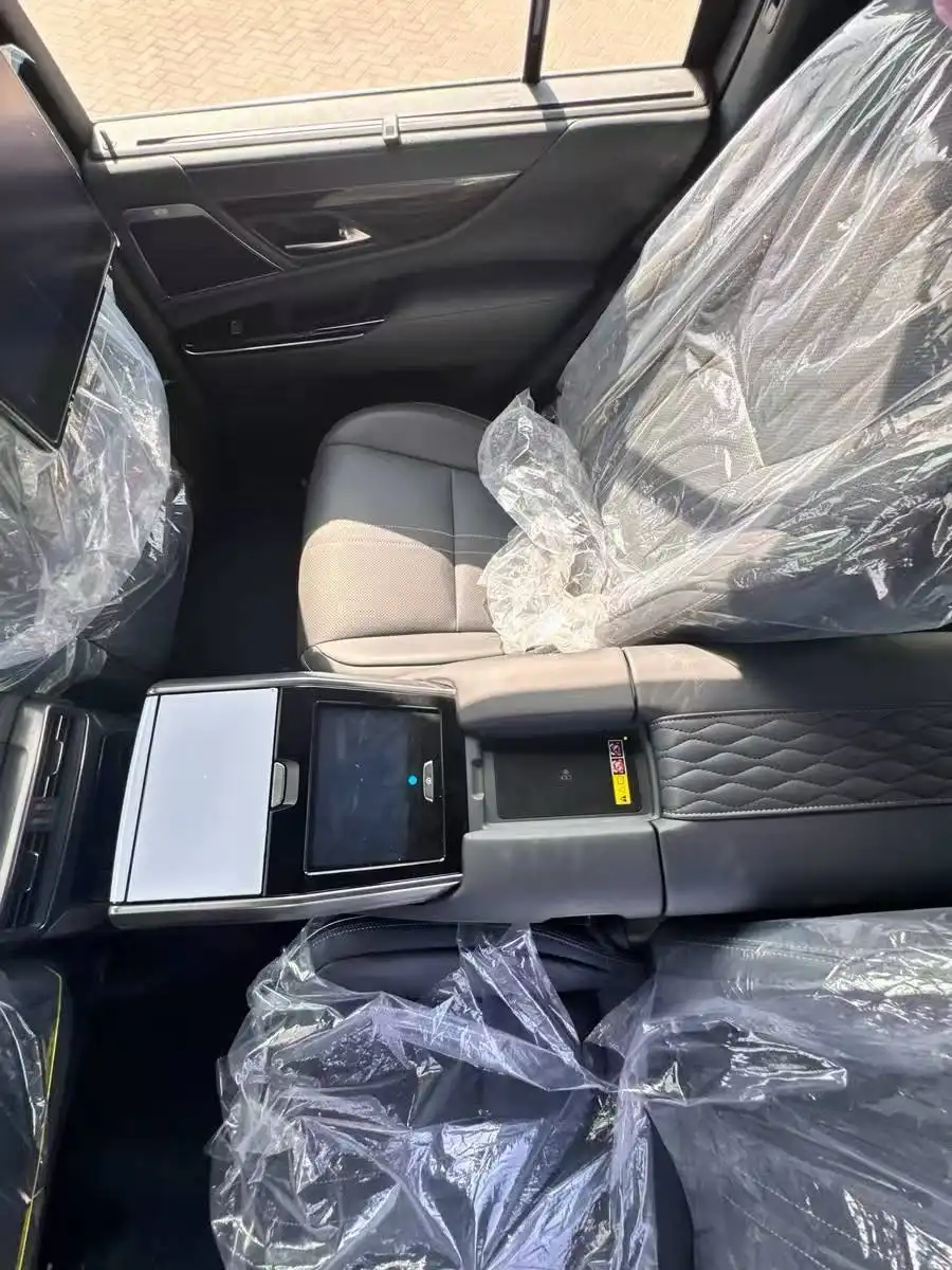 Lexus LX 4 поколение 2025 года в комплектации VIP - Внедорожники / SUV (Авто) в Москва