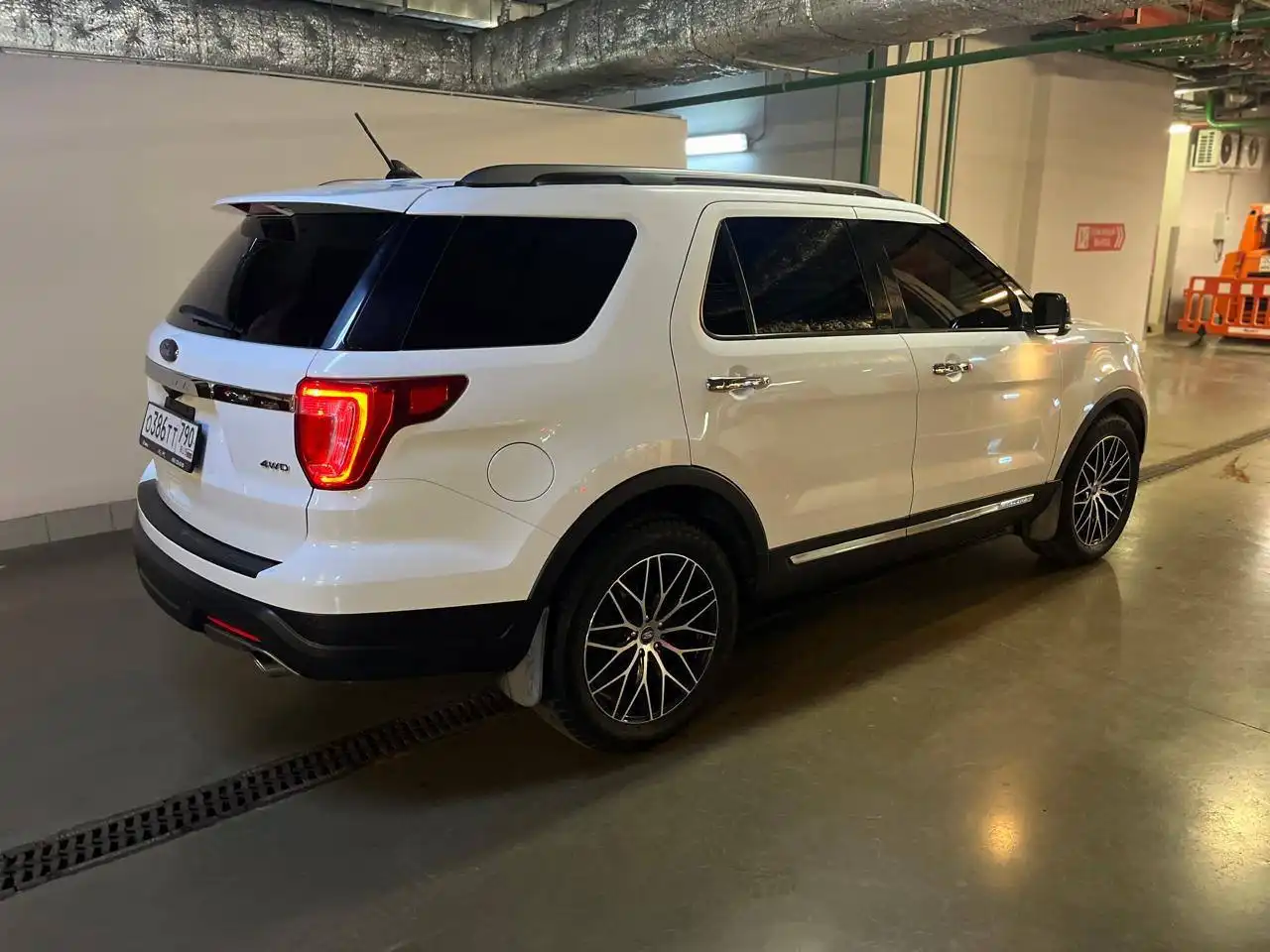 Ford Explorer 2018 года в Москве - Внедорожники (Авто) в Москва