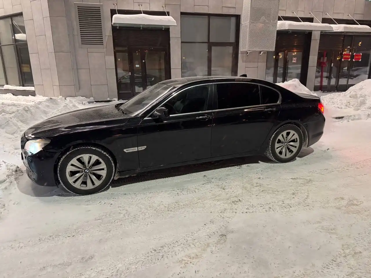 BMW 7 серии F01/F02 2011 года с полным приводом и богатой комплектацией - Легковые автомобили (Авто) в Москва