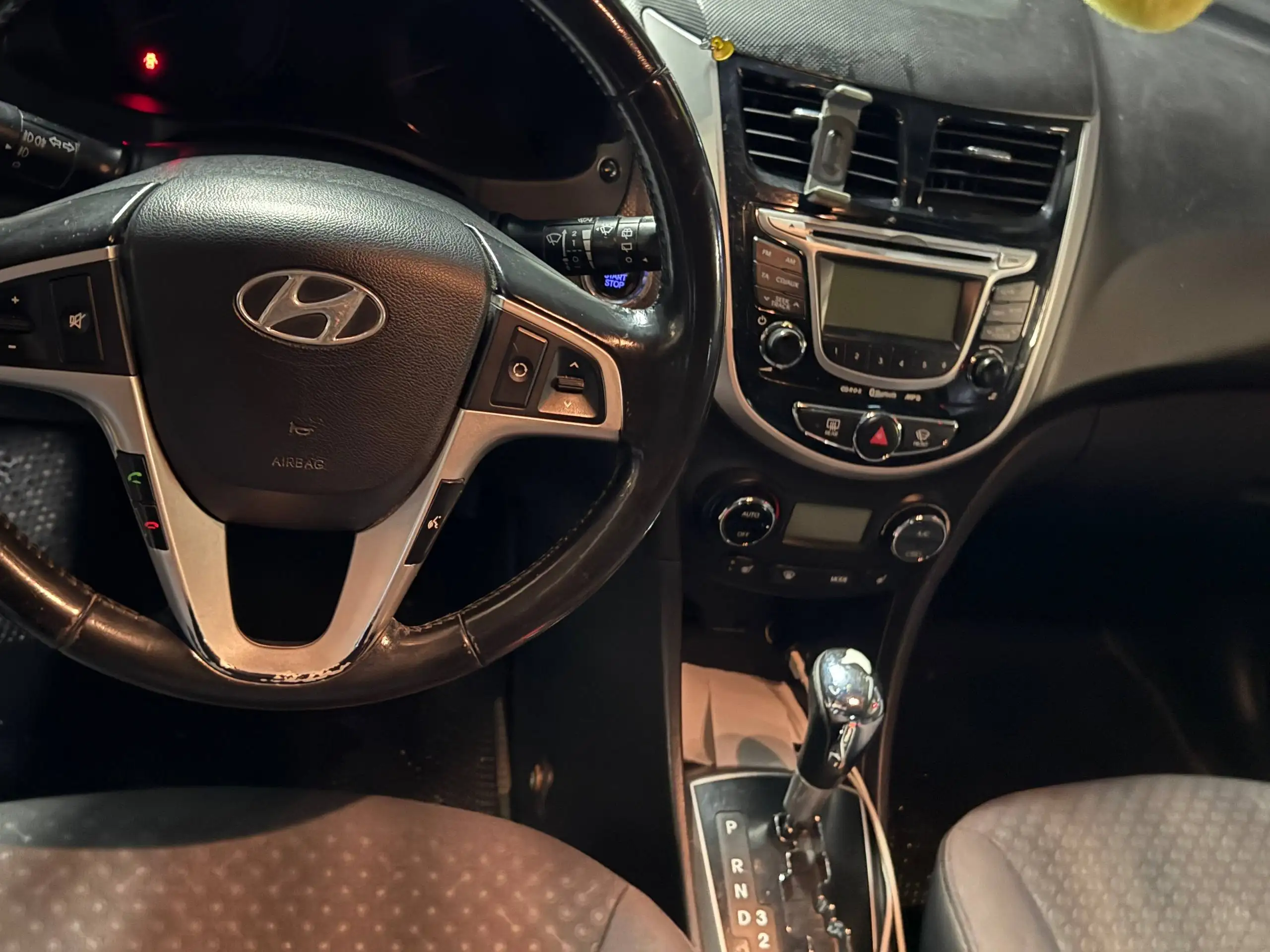 Продам Hyundai Solaris 2011 г.в., автомат, 1.6 бензин - Легковые автомобили (Авто) в Москва