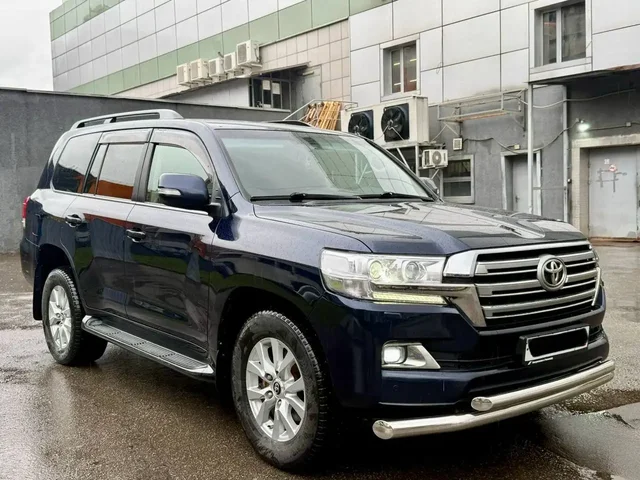 Toyota Land Cruiser 200 2016 года - частное объявление в Москва