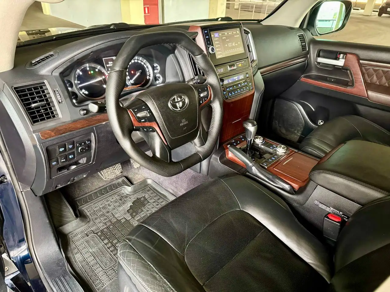 Toyota Land Cruiser 200 2016 года - Авто в Москва