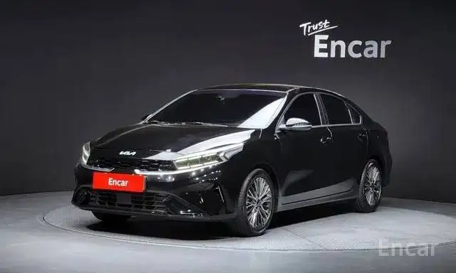 Продажа KIA K3 2023 года из Южной Кореи - Легковые автомобили (Авто) в Владивосток