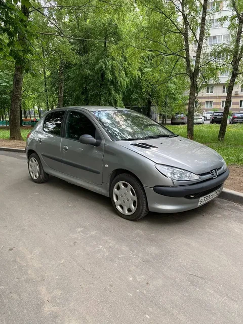 Peugeot 206, 2003, 1.4 л, АКПП, требуется ремонт - Легковые автомобили в Москва