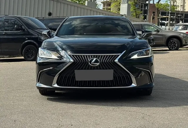 Lexus ES 350 2019 (XZ10) - Номера в Санкт-Петербург