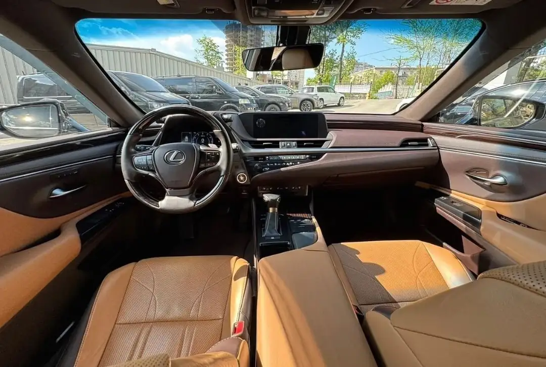 Lexus ES 350 2019 (XZ10) - Lexus (Авто) в Санкт-Петербург